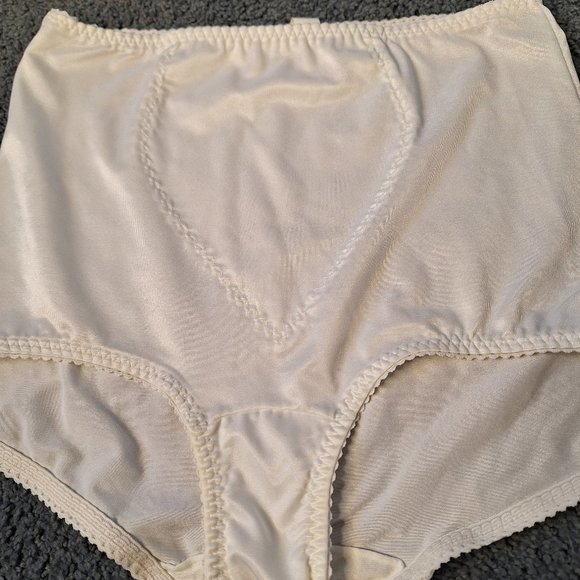 Delicates Brand Tummy Control Underwear Panties Shapewear - Picture 1 of 4